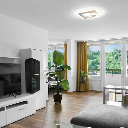 Living Bei Hoechst * בינגן אם ריין